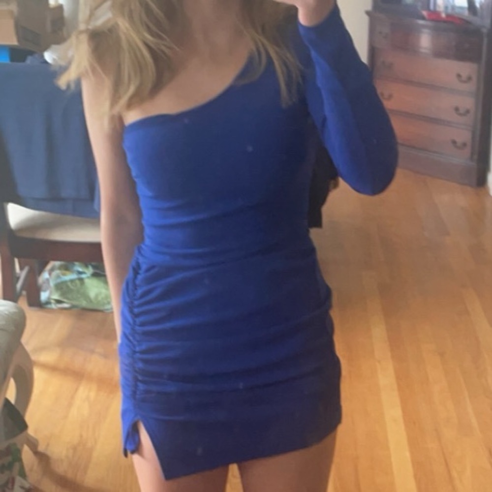 Elegant Blue One-Shoulder Dress